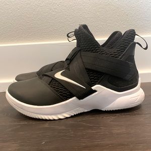 Womens LeBron Basketball shoes